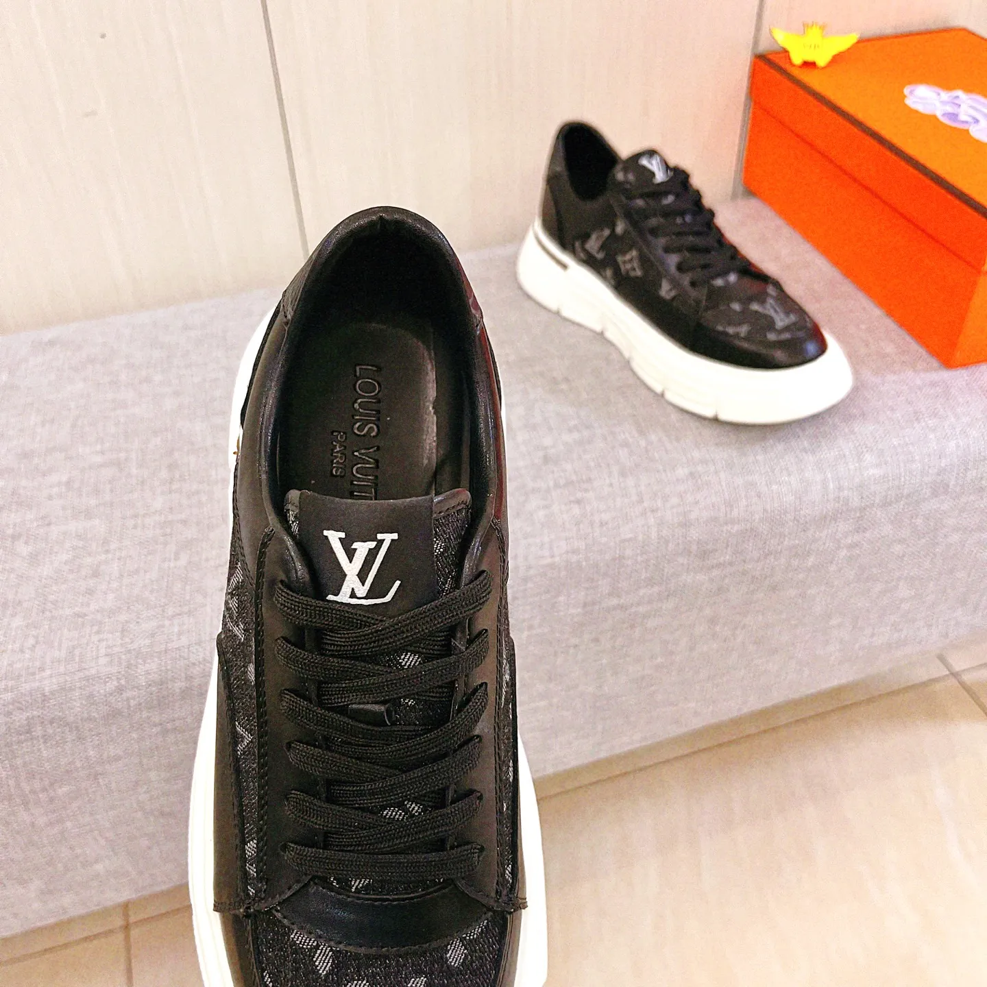 🚘🚘Factory batch 420 men's shoes💰[LV]🔥Louis Vuitton high-end men's shoes brand official website 1:1 latest masterpiece: the upper is made of Italian imported first-layer cowhide with a comfortable and breathable lining➕original non-slip and wear-resistant outsole🔥, making walking more convenient and comfortable! An exclusive new model, a stunning work, a beautiful 1:1 replica [color] compared to the official quality! Create a fashionable personality to set off your uniqueness! A must-have for trendy men! Classic 🔥Size: 38-44 Color: 🔥 2⃣️colors available🔥.